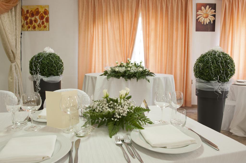 Hotel Ristorante Il Pino Chiusi Exterior photo